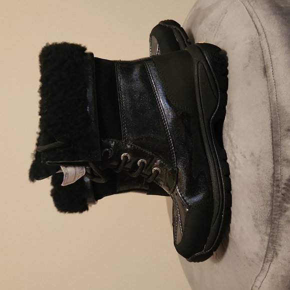 UGG boots *Never Worn* - Picture 2 of 10
